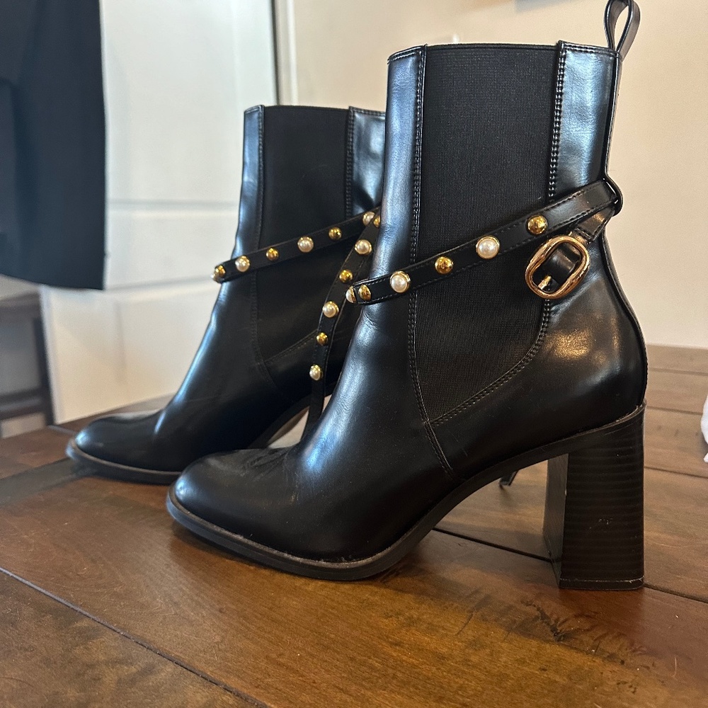 Black boots